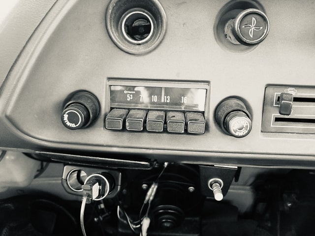 レトロカーラジオ
